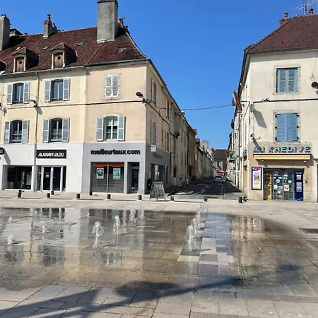 Appartement Calme Au Coeur De La Ville Lons-le-Saunier Esterno foto