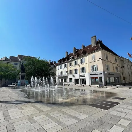Appartement Calme Au Coeur De La Ville Lons-le-Saunier Esterno foto